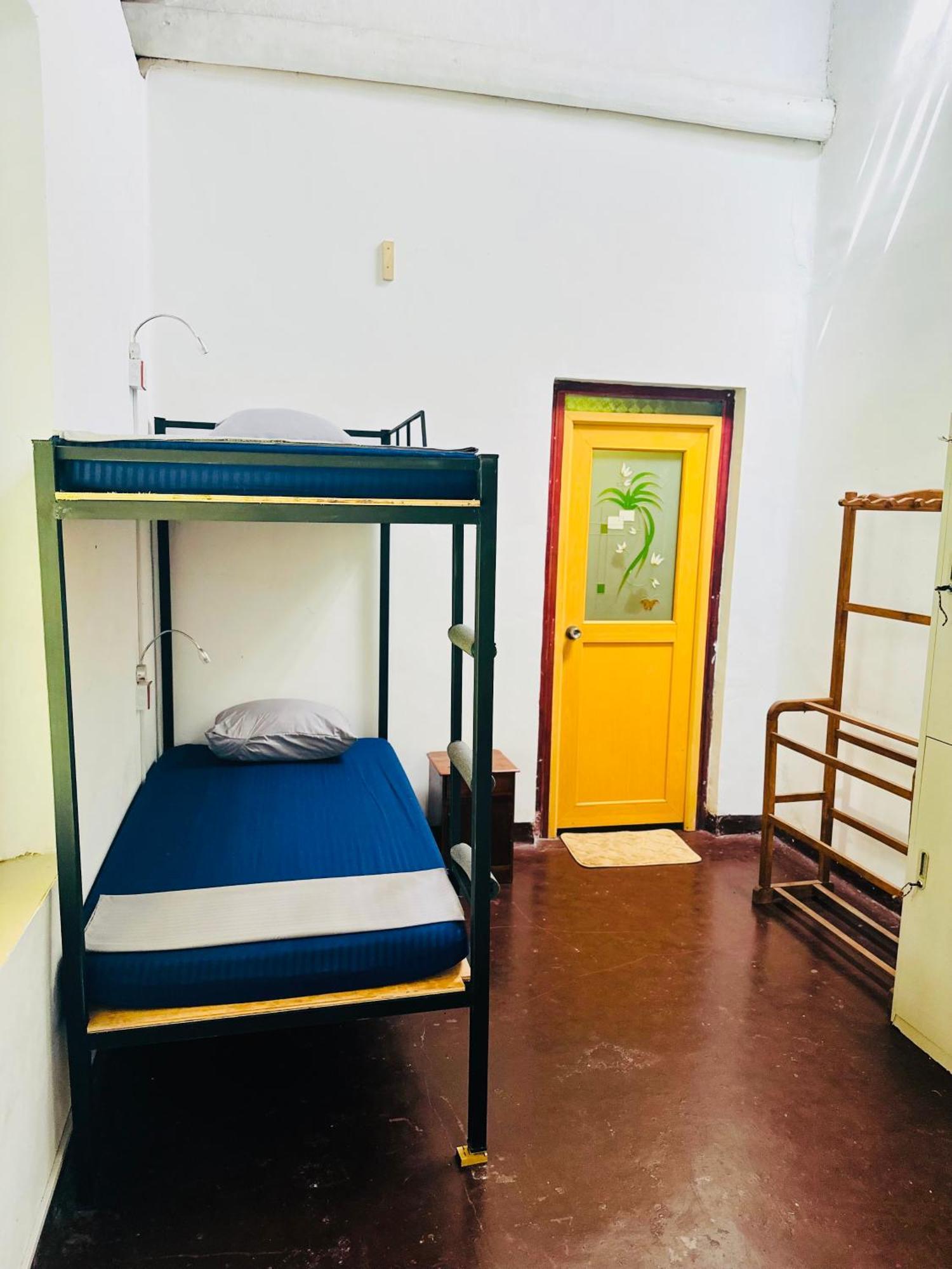 Happy Bunk Hostel 웰리가마 외부 사진