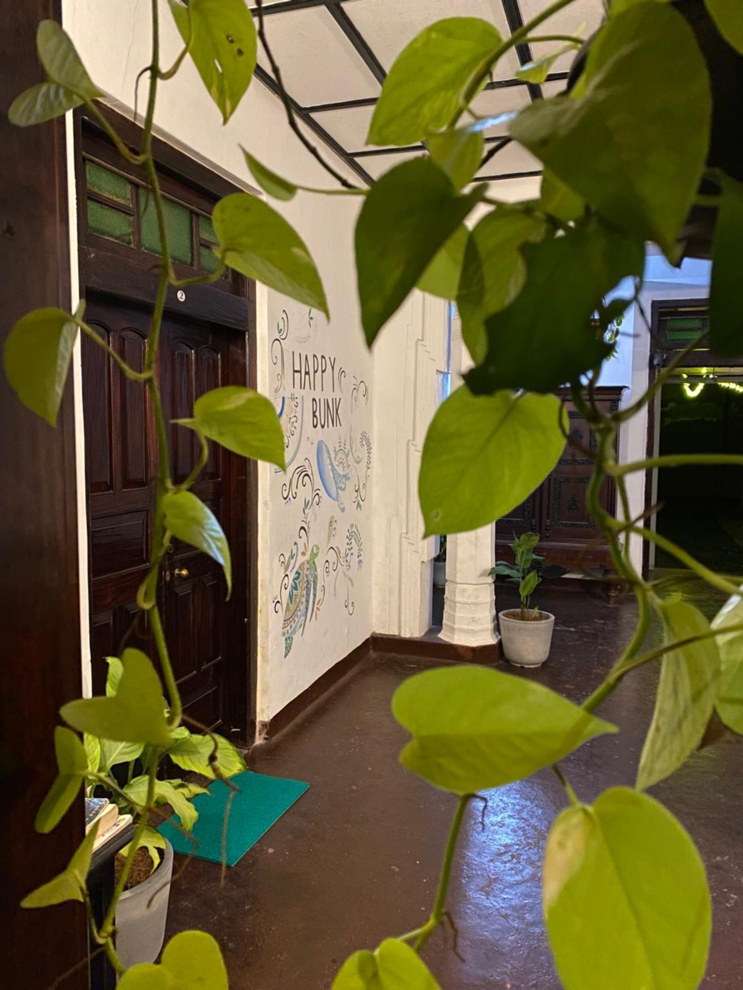 Happy Bunk Hostel 웰리가마 외부 사진