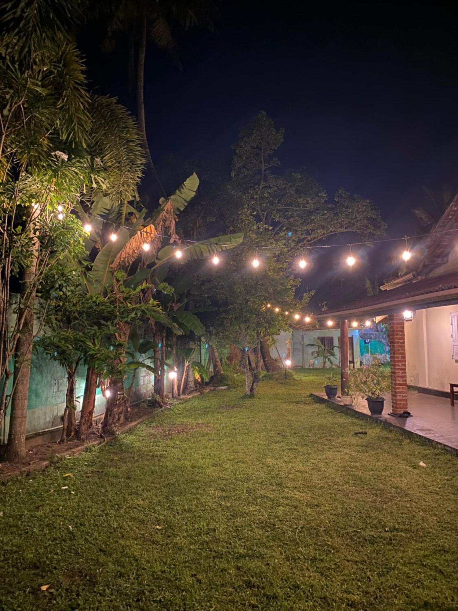 Happy Bunk Hostel 웰리가마 외부 사진